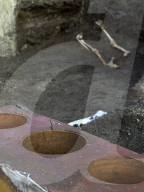 Archaeologists discover ancient 'Street Food Shop' - Pompeii