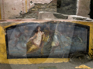 Archaeologists discover ancient 'Street Food Shop' - Pompeii
