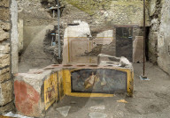 Archaeologists discover ancient 'Street Food Shop' - Pompeii
