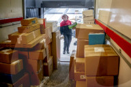 NEWS - Viel zu tun im Paketlager von DPD im holländischen Oirschot