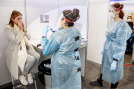 NEWS - Coronavirus: Grösste Corona-Testlinie in den Niederlanden: 7000 Menschen werden pro Tag getestet