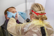 NEWS - Coronavirus: Grösste Corona-Testlinie in den Niederlanden: 7000 Menschen werden pro Tag getestet