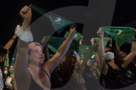 NEWS - Argentinien legalisiert Abtreibung