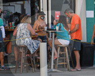 NEWS - Coronavirus: Partygänger trotz steigender Coronazahlen in Palm Beach, Florida