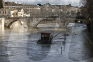 NEWS - Tagelanger Regen in Rom lässt den Wasserstand des Tiber stark ansteigen