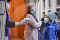 NEWS - Coronavirus: Back to School - Eine Mittelschule in Turin öffnet für den Präsenzunterricht