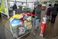 Supermarkets warn of shortages due to new Covid-19 strain