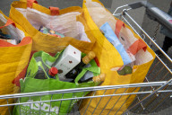Supermarkets warn of shortages due to new Covid-19 strain