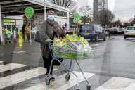 Supermarkets warn of shortages due to new Covid-19 strain