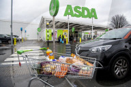 Supermarkets warn of shortages due to new Covid-19 strain