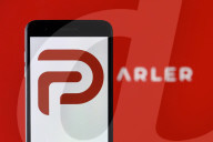 NEWS - Google und Apple verbannen Socialmedia-App "Parler"