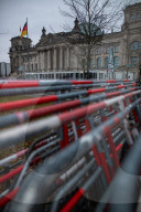 NEWS - Sicherheitsvorkehrungen am Reichstagsgebäude in Berlin