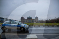 NEWS - Sicherheitsvorkehrungen am Reichstagsgebäude in Berlin