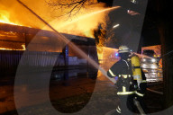 NEWS - Grossbrand zerstört Lagerhallenkomplex in Hamburg