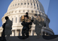 NEWS - Mitglieder der Nationalgarde patrouillieren vor dem U.S. Capitol in Washington