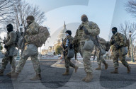 NEWS - Mitglieder der Nationalgarde patrouillieren vor dem U.S. Capitol in Washington