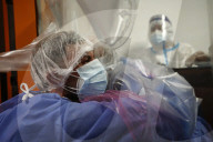 NEWS - Coronavirus: Das Umarmungszelt im New Castelli's Hospital in Rom