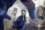 NEWS - Coronavirus: Das Umarmungszelt im New Castelli's Hospital in Rom