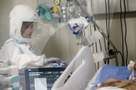 NEWS - Coronavirus: Auf der Intensivstation: Covid-Patienten im Lazzaro Spallanzani Krankenhaus in Rom