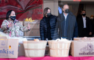 NEWS - USA: Die designierte Vizepräsidentin Kamala Harris besucht Martha's Table, Washington