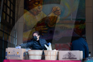 NEWS - USA: Die designierte Vizepräsidentin Kamala Harris besucht Martha's Table, Washington