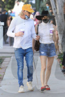 PEOPLE - MS-Patientin Selma Blair spaziert mit Freund Ron Carlson