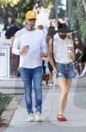 PEOPLE - MS-Patientin Selma Blair spaziert mit Freund Ron Carlson