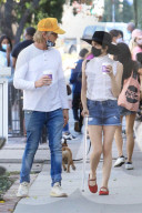 PEOPLE - MS-Patientin Selma Blair spaziert mit Freund Ron Carlson