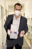 NEWS - Coronavirus:  Die Firma Baumgartner & Rath GmbH in München produziert FFP2 Masken