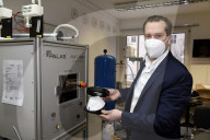 NEWS - Coronavirus:  Die Firma Baumgartner & Rath GmbH in München produziert FFP2 Masken
