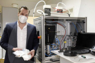 NEWS - Coronavirus:  Die Firma Baumgartner & Rath GmbH in München produziert FFP2 Masken