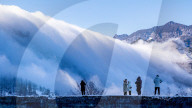 FEATURE - Malerischer Wolken-"Wasserfall" in Nanchuan, China