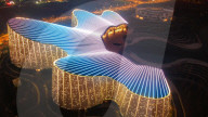 FEATURE - Nachtansicht des beleuchteten neuen Grand Theatre in Nantong, China