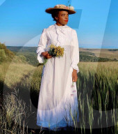 FEATURE - Zeitlos schön: Britin Mars Dilbert hat ihr Faible für Vintage Mode aus den 1930er und 1940er Jahren entdeckt