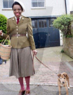 FEATURE - Zeitlos schön: Britin Mars Dilbert hat ihr Faible für Vintage Mode aus den 1930er und 1940er Jahren entdeckt