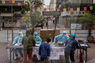 NEWS - Coronavirus: Mobile Covid-19-Testwagen in Hongkong