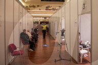 NEWS - Coronavirus: Vom Kurhaus zum Impfzentrum: Erste Corona-Impfungen im Benzetsaal vom Kurhaus in Baden-Baden