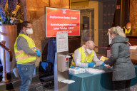 NEWS - Coronavirus: Vom Kurhaus zum Impfzentrum: Erste Corona-Impfungen im Benzetsaal vom Kurhaus in Baden-Baden