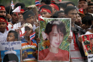 Aung San Suu Kyi Visits Mae La Refugees Camp