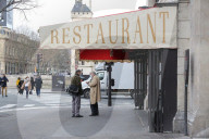 NEWS - Coronavirus: Geschlossene Cafés und Restaurants in Paris