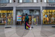NEWS - Mode-Onlinehändler Asos übernimmt Topshop