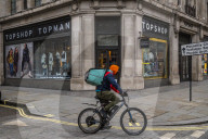 NEWS - Mode-Onlinehändler Asos übernimmt Topshop