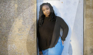 Young women of colour navigate the risky world of forex trading