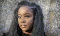 Young women of colour navigate the risky world of forex trading