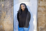 Young women of colour navigate the risky world of forex trading