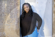 Young women of colour navigate the risky world of forex trading