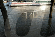 NEWS - Hochwasser in NRW: Rheinpegel steigt weiter