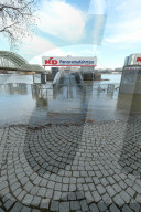 NEWS - Hochwasser in NRW: Rheinpegel steigt weiter