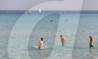 Summer temperatures crowded Mondello beach - Italy