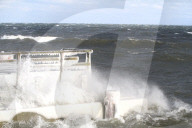 NEWS - Skurrile Eisskulpturen zieren die Molen und Häfen an der Ostsee